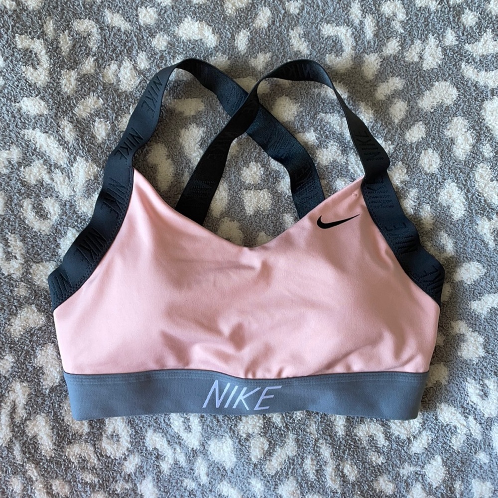 TRI-COLORED NIKE SPORTS BRA